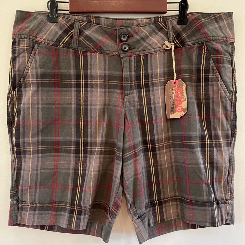 Vintage Y2K NWT High Waist Bermuda Shorts Size 19